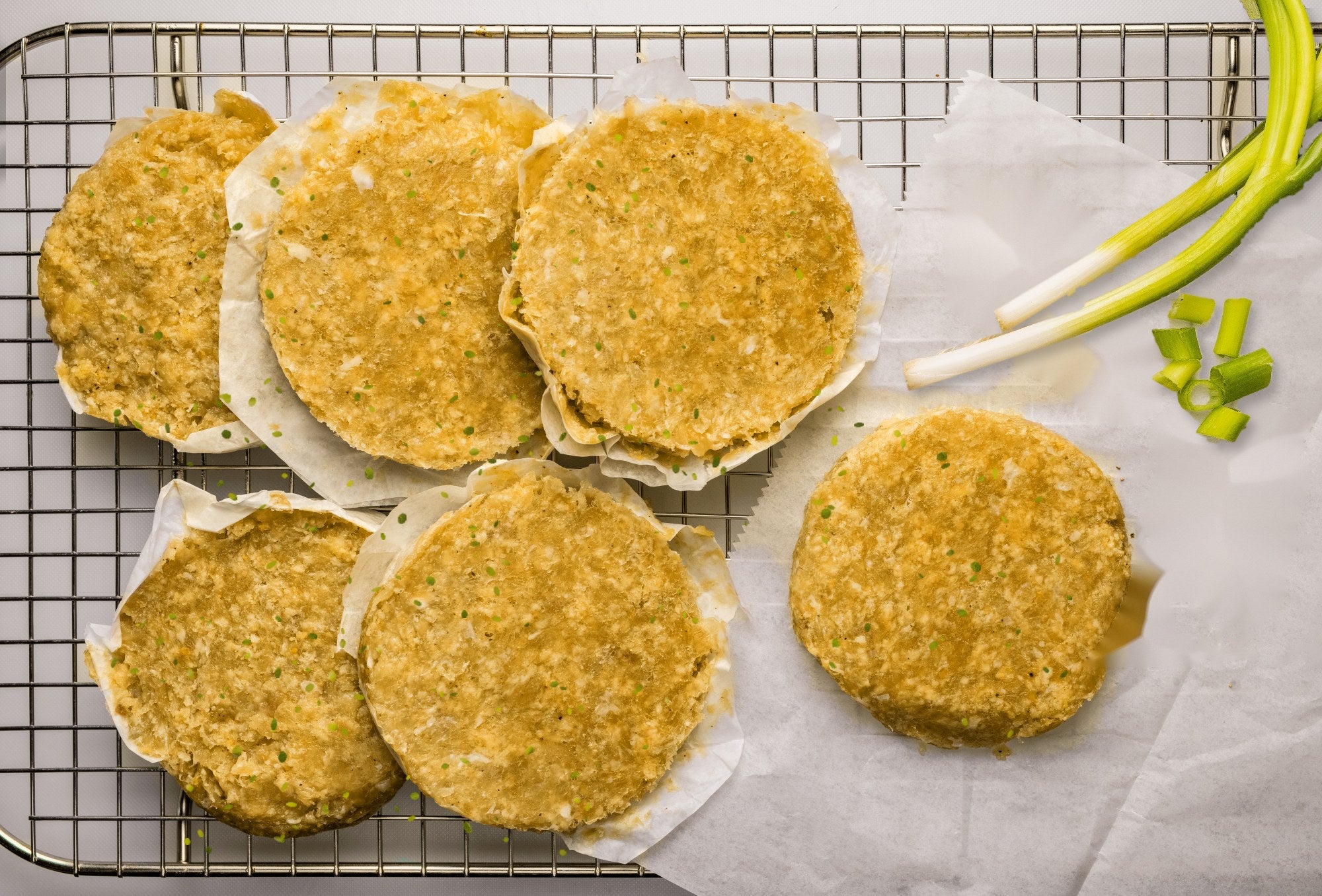 6 Asian chicken burger patties with scallions